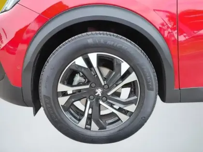 Photo 8 Peugeot 2008 1.2 131 ch GT EAT8