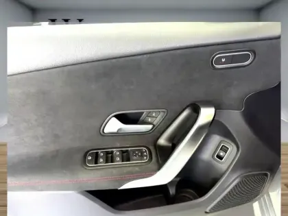 Photo 31 Mercedes Classe A 250 e Hybrid EQ AMG Line