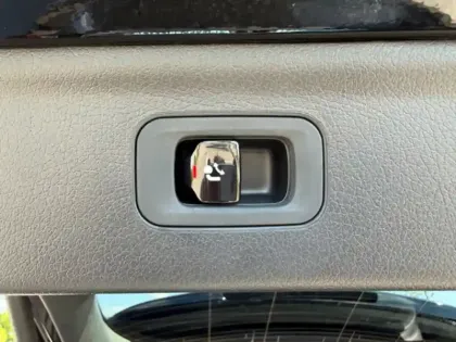 Photo 18 Mercedes EQE 350 4MATIC SUV AMG Line