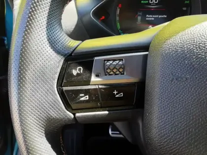 Photo 16 DS DS 3 E-Tense Performance Line + 136