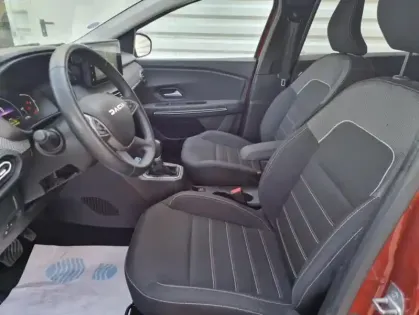 Photo 30 Dacia Jogger 5 Places Extreme Hybrid 140