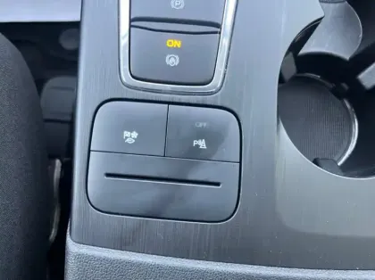 Photo 18 Ford Kuga 2.5 Duratec 190ch FHEV E85 Titanium BVA