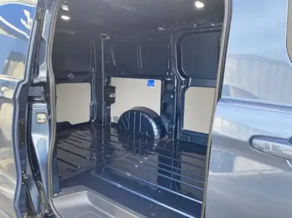 Photo 8 Ford Custom Fg 320 L1H1 2.5 Duratec 232ch Hybride rechargeable Limited CVT