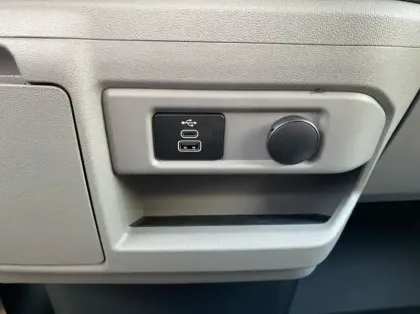 Photo 17 Ford Custom Fg 320 L1H1 2.5 Duratec 232ch Hybride rechargeable Limited CVT