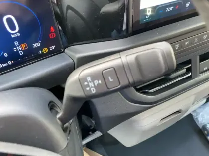 Photo 7 Ford Custom Fg 320 L1H1 2.5 Duratec 232ch Hybride rechargeable Limited CVT