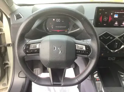 Photo 17 DS DS 3 Nouveau PureTech 100 BVM6 Performance Line