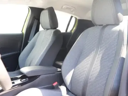 Photo 8 Peugeot 208  1.2 Hybrid 110ch Allure e-DCS6