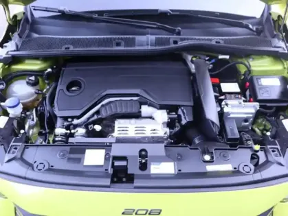 Photo 11 Peugeot 208  1.2 Hybrid 110ch Allure e-DCS6