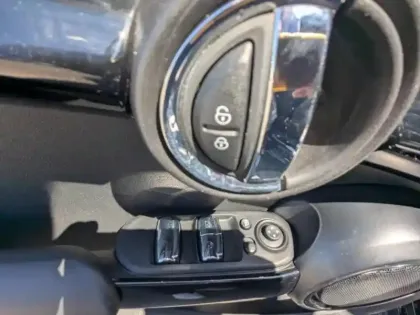 Photo 13 Mini Mini Cabrio John Cooper Works 231ch BVA8 Euro6d-T