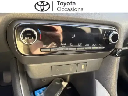 Photo 10 Toyota Yaris  116h Dynamic 5p MY22