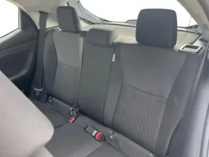 Photo 12 Toyota Yaris  116h Dynamic 5p MY22