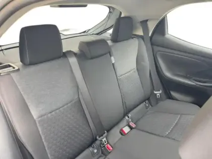 Photo 8 Toyota Yaris  116h Dynamic 5p MY22