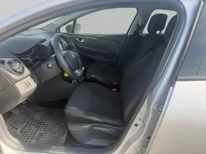 Photo 8 Renault Clio  0.9 TCe 90ch Génération - 19 5p