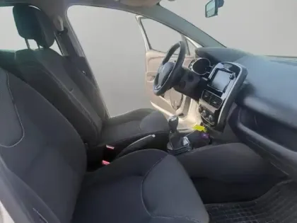 Photo 13 Renault Clio  0.9 TCe 90ch Génération - 19 5p