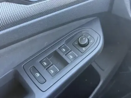 Photo 14 Volkswagen Golf  2.0 TDI 150ch R-Line DSG7