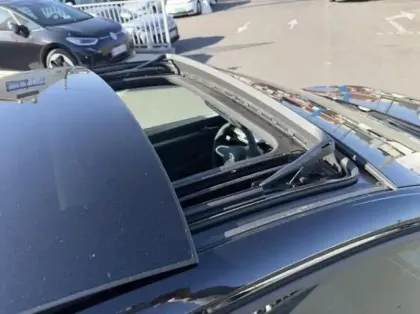 Photo 10 Volkswagen Golf  2.0 TDI 150ch R-Line DSG7