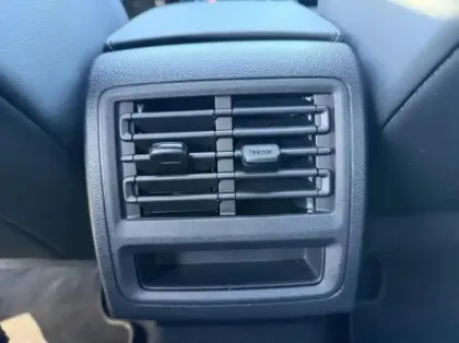 Photo 11 Volkswagen Golf  2.0 TDI 150ch R-Line DSG7