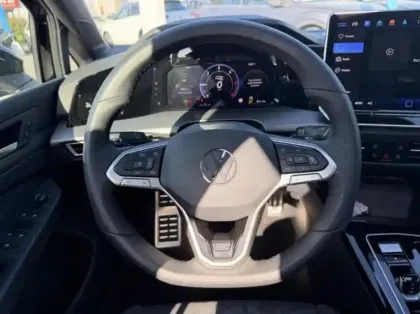 Photo 12 Volkswagen Golf  2.0 TDI 150ch R-Line DSG7