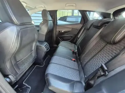 Photo 12 Peugeot 3008  1.2 PureTech 130ch S&S Roadtrip