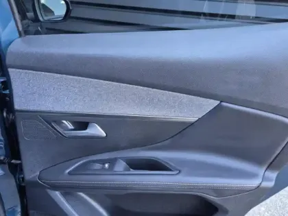 Photo 14 Peugeot 3008  1.2 PureTech 130ch S&S Roadtrip