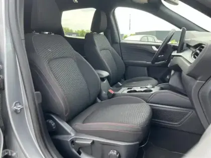 Photo 10 Ford Kuga  2.5 Duratec 180ch Hybrid FlexiFuel ST-Line Powershift