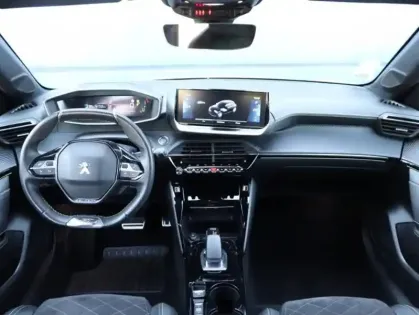 Photo 7 Peugeot 208  e- 136ch GT