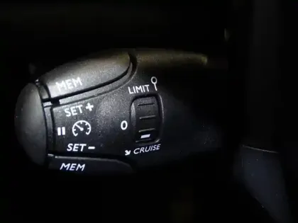 Photo 14 Peugeot 208  1.2 100ch S&S Style