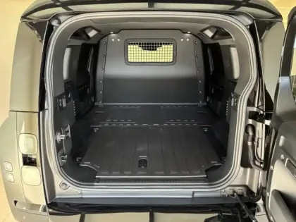 Photo 13 Land rover Defender  110 3.0 D250 Hard Top X-Dynamic SE