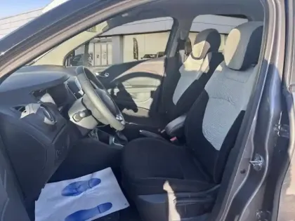 Photo 8 Renault Captur  1.2 TCe 120ch energy Zen EDC