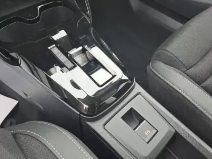 Photo 13 Citroën C3 Aircross  1.2 Hybride 145ch MAX