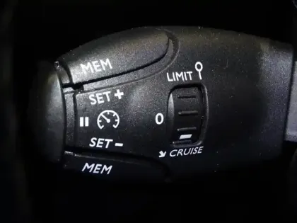 Photo 14 Peugeot 208  1.2 PureTech 100ch S&S GT Line