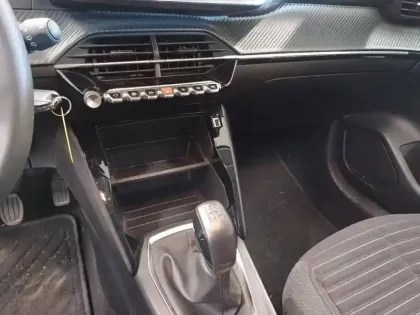 Photo 13 Peugeot 208  1.2 PureTech 75ch S&S Style