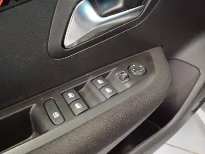 Photo 11 Peugeot 208  1.2 PureTech 75ch S&S Style