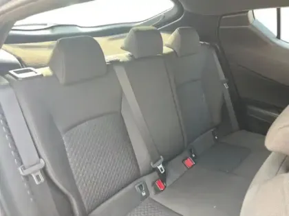 Photo 8 Toyota C-HR  122h Dynamic Business 2WD E-CVT + Programme Beyond Zero Academy MY22