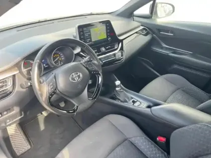 Photo 13 Toyota C-HR  122h Dynamic Business 2WD E-CVT + Programme Beyond Zero Academy MY22