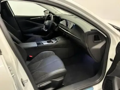 Photo 13 DS DS 4  E-TENSE 225ch Performance Line +