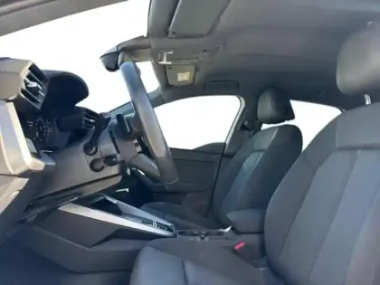 Photo 7 Audi A3  Sportback 35 TFSI 150ch Mild Hybrid S line S tronic 7