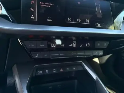 Photo 15 Audi A3  Sportback 35 TFSI 150ch Mild Hybrid S line S tronic 7