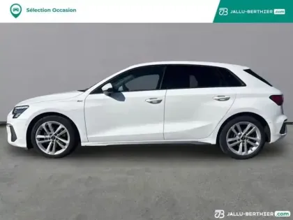 Photo 5 Audi A3  Sportback 35 TFSI 150ch Mild Hybrid S line S tronic 7