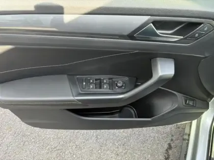 Photo 9 Volkswagen T-roc  1.5 TSI EVO 150ch Style DSG7