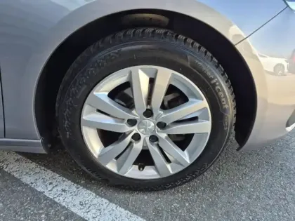 Photo 6 Peugeot 308  1.5 BlueHDi 130ch S&S Active Business EAT6