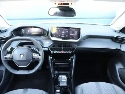 Photo 7 Peugeot 208  1.2 Hybrid 110ch Allure e-DCS6