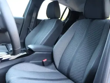 Photo 8 Peugeot 208  1.2 Hybrid 110ch Allure e-DCS6