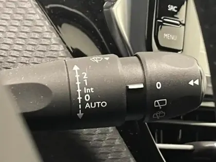 Photo 11 Peugeot 2008  1.2 PureTech 82ch E6.c Signature S&S