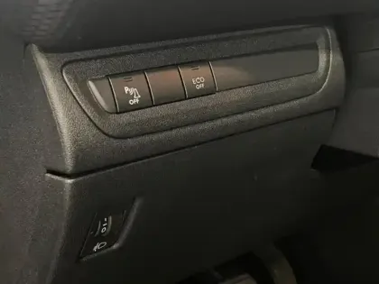 Photo 6 Peugeot 2008  1.2 PureTech 82ch E6.c Signature S&S