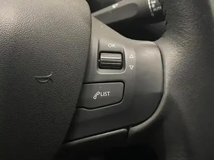 Photo 10 Peugeot 2008  1.2 PureTech 82ch E6.c Signature S&S