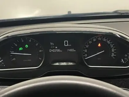 Photo 12 Peugeot 2008  1.2 PureTech 82ch E6.c Signature S&S