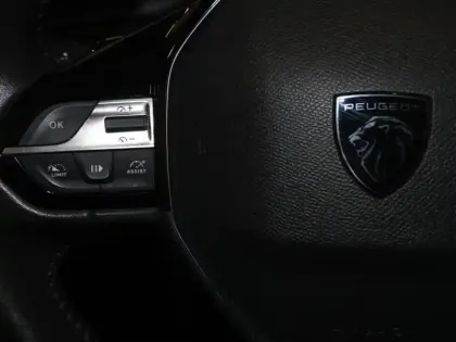 Photo 11 Peugeot 308  1.5 BlueHDi 130ch S&S Allure EAT8