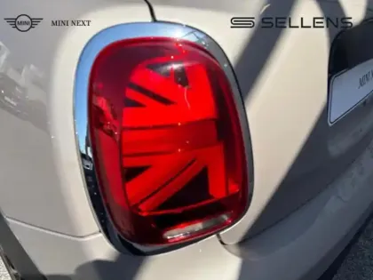 Photo 11 Mini Mini  5 Portes Cooper 136ch Edition Premium BVA7