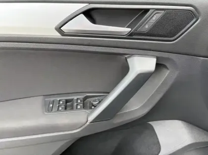 Photo 10 Volkswagen Tiguan  2.0 TDI 150ch Confortline Business Euro6d-T